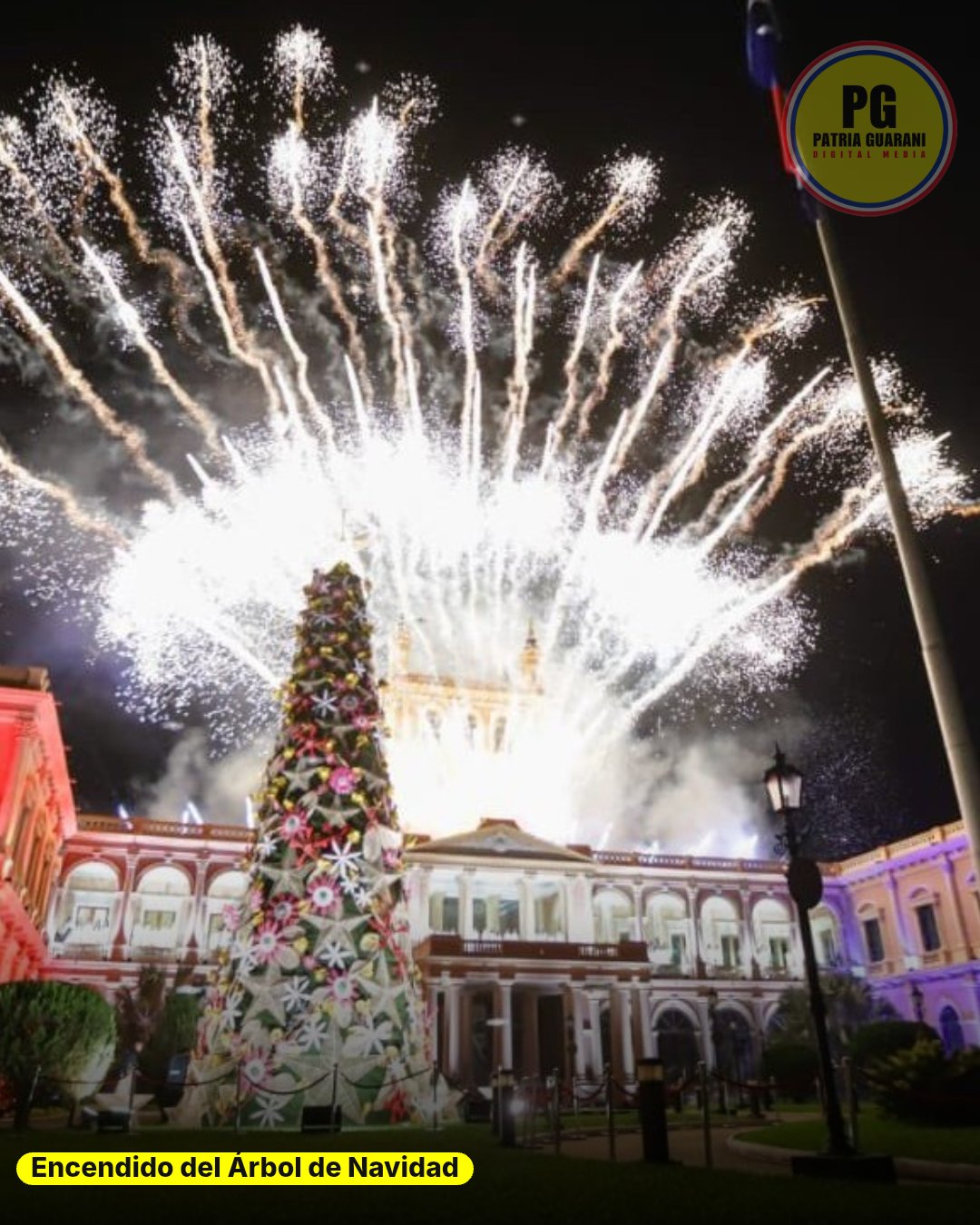 Gran Encendido del Árbol de Navidad del Paraguay reunió a unas 17.000 personas frente al Palacio de López