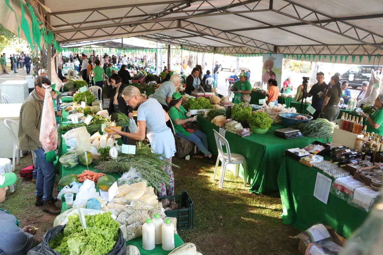 EN MARCHA FERIA DE LA AGRICULTURA FAMILIAR EN CAAZAPÁ.