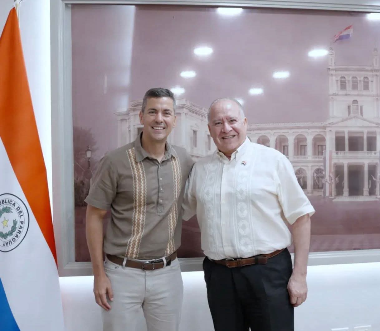 Reunión entre el Presidente Santiago Peña y el Embajador Darío Filártiga