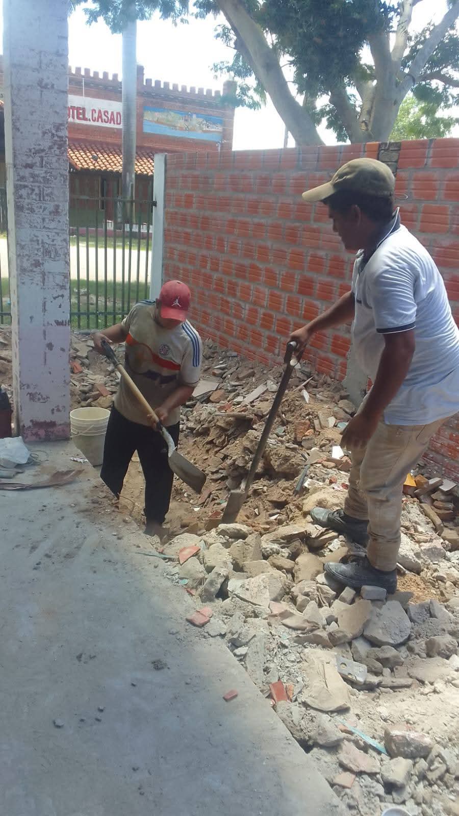 AVANZA LA CONSTRUCCIÓN DE FUTURAS AULAS MODELO EN LA ESCUELA JUAN DE AYOLAS DE PUERTO CASADO 