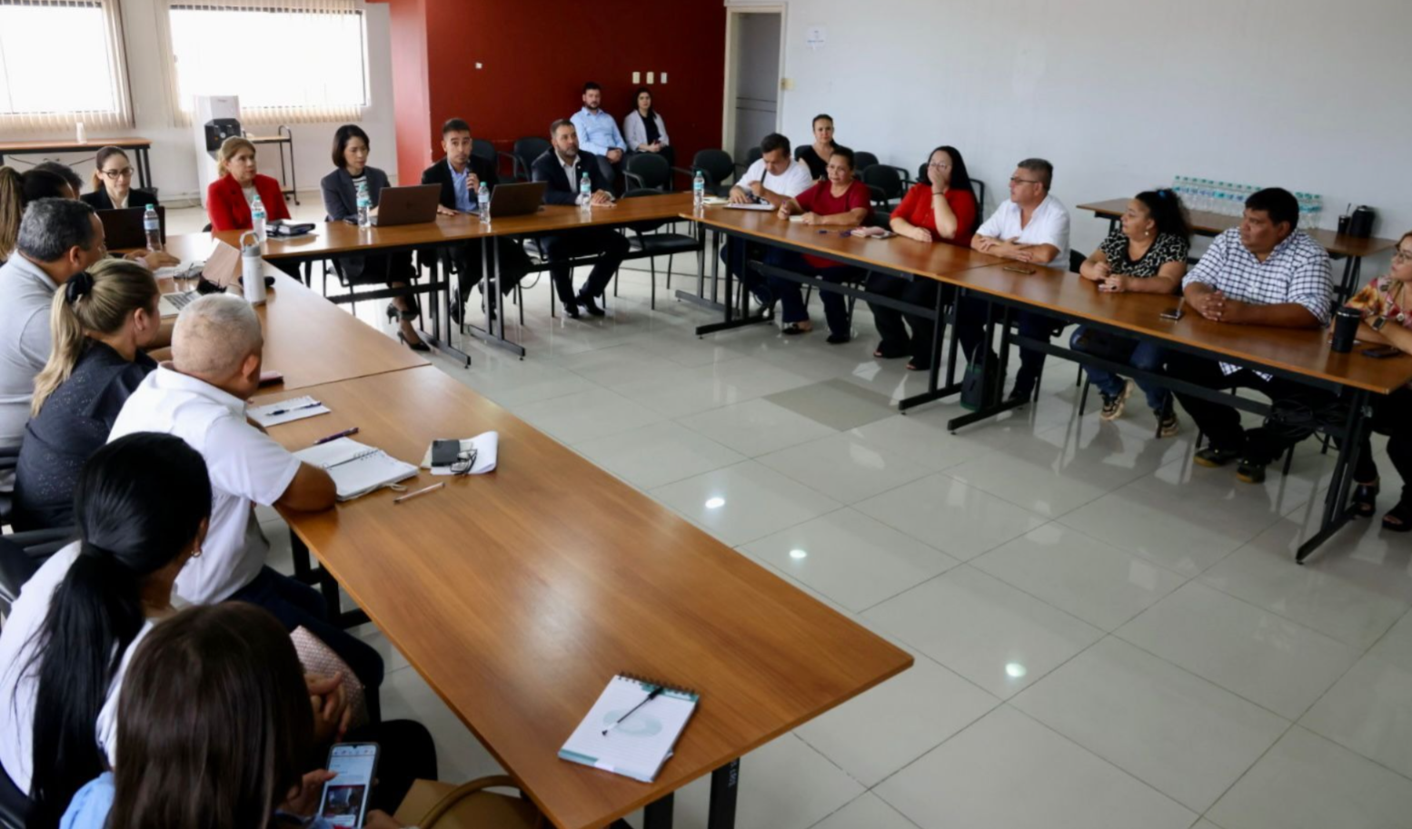 MEF ratifica a personal de blanco que reforma de la Caja Fiscal no alterará sus parámetros actuales de jubilación