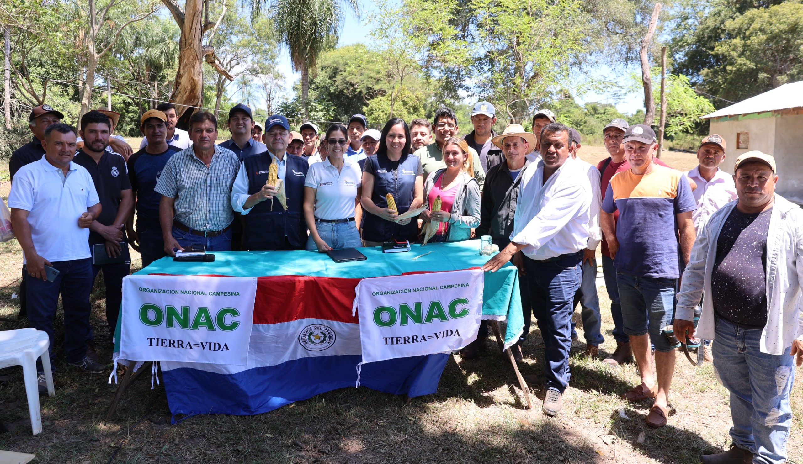 Establecen jornadas de trabajo y diálogo para avanzar en titulación de lotes agrícolas en la Región Oriental