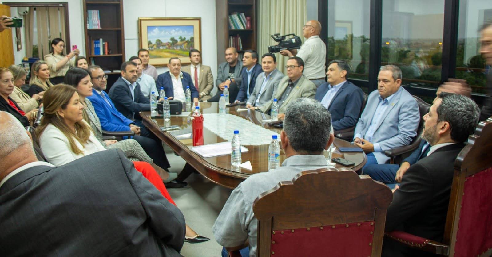 Avanza estudio de proyecto que moderniza ley que regula la obstetricia en el país