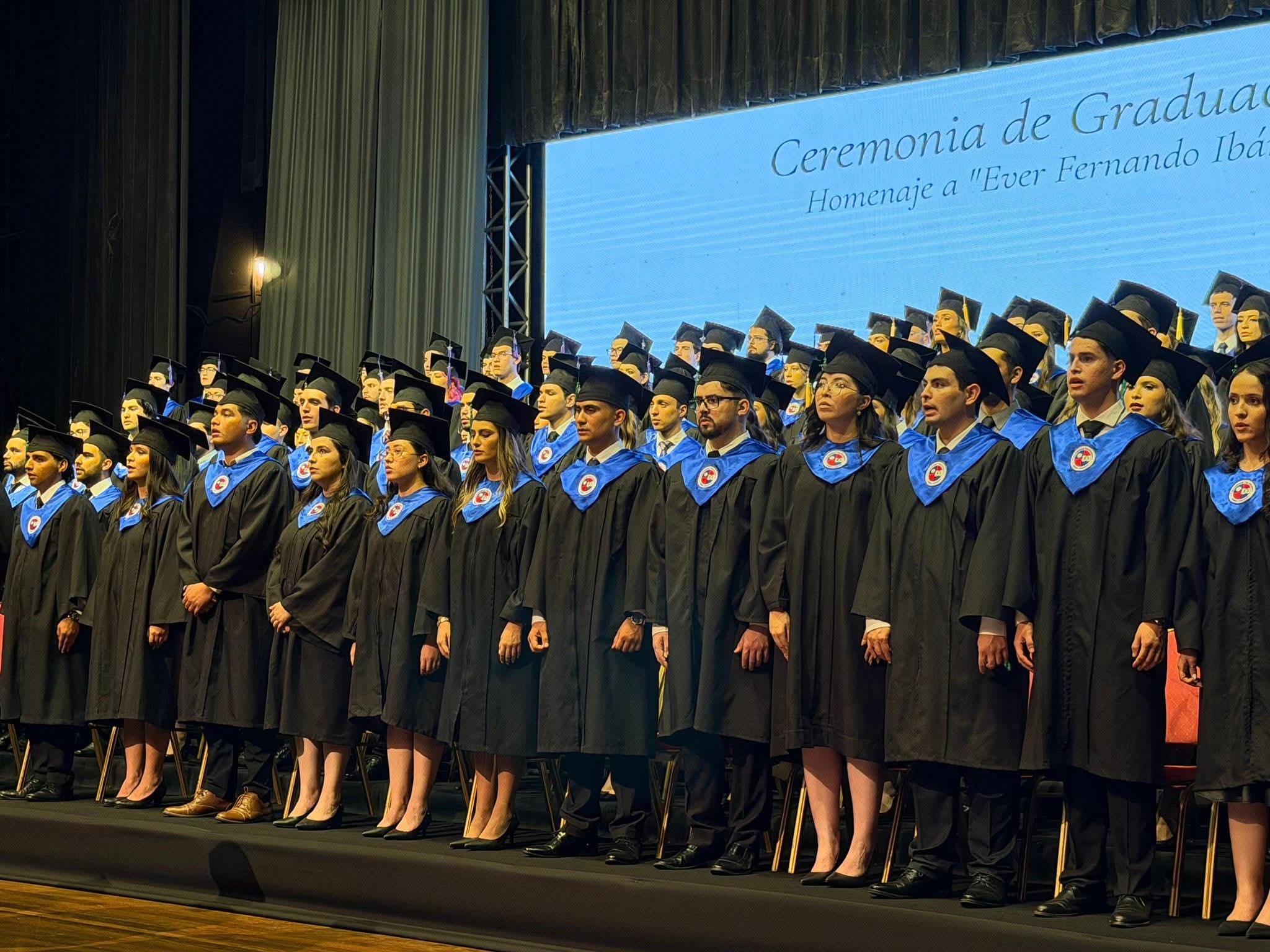 Graduación en la Universidad Politécnica Taiwán Paraguay