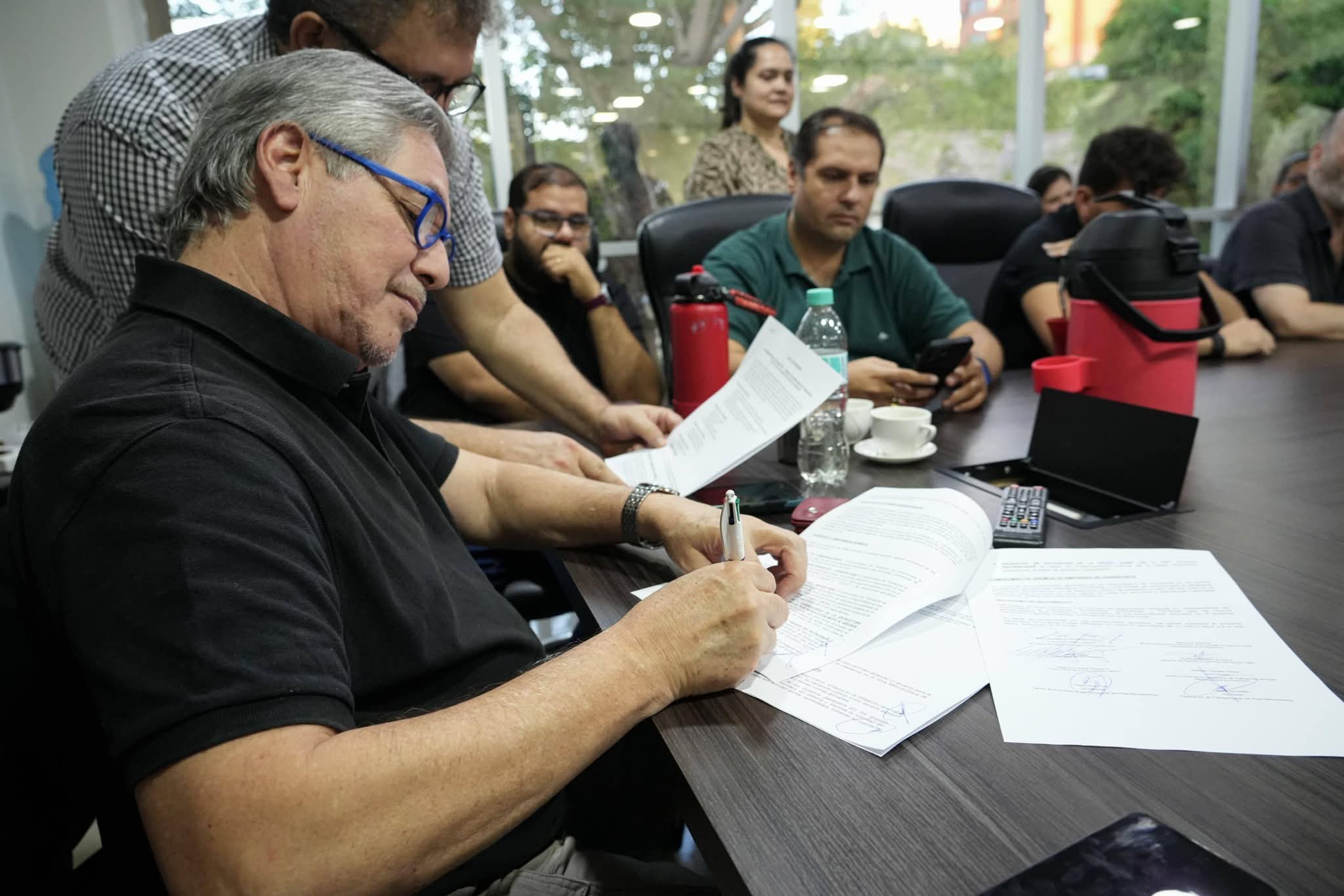 Gobierno logra restablecimiento del servicio del transporte p煤blico