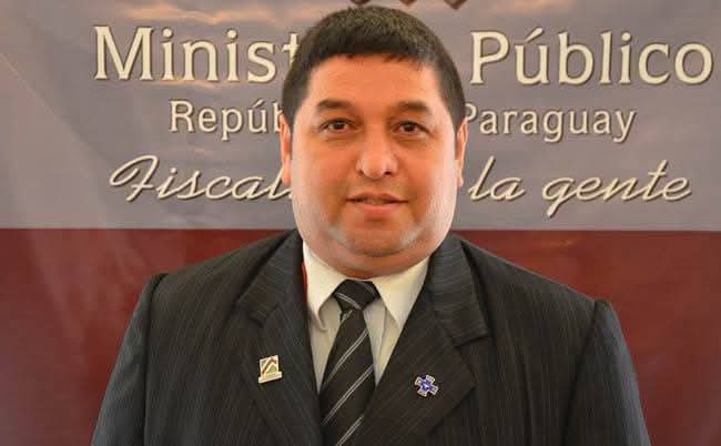 El fiscal esteño Edgar Modesto Torales falleció esta tarde en un trágico accidente rutero en la zona de Campo 9, departamento de Caaguazú.