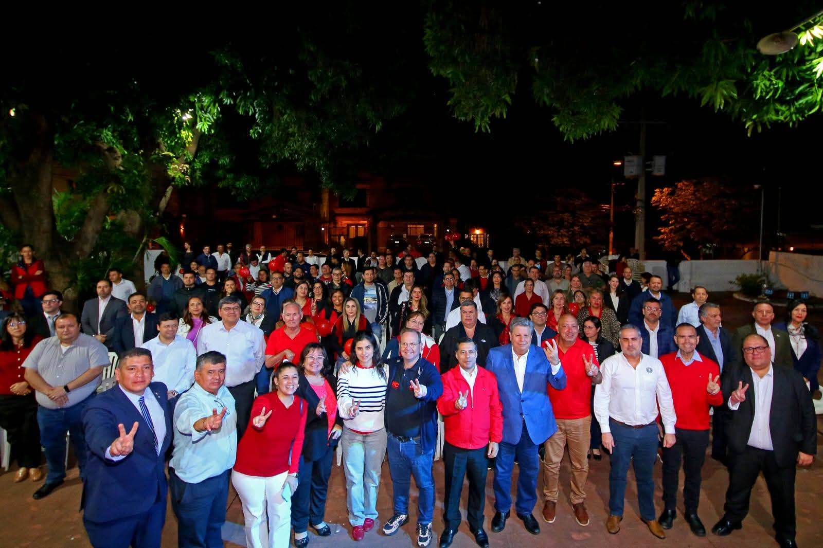 Respaldo de funcionarios colorados de la ANDE a Camilo Pérez