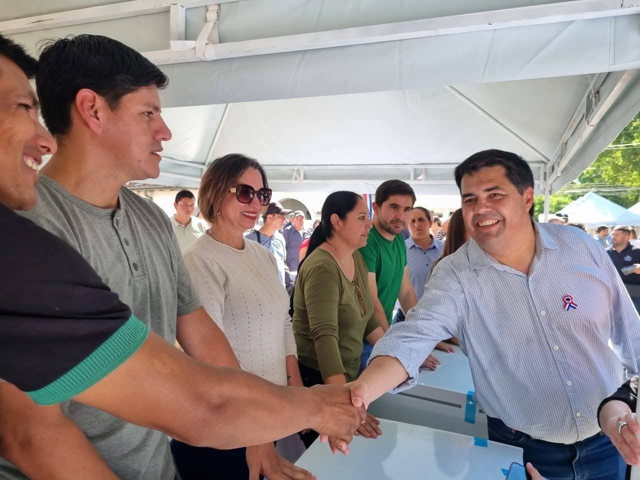 La Entidad Binacional Yacyretá asistió a productores en Ñeembucú.