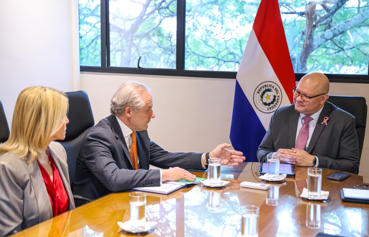 El CAF ratifica apoyo al Gobierno y destaca ejecución de proyectos estratégicos