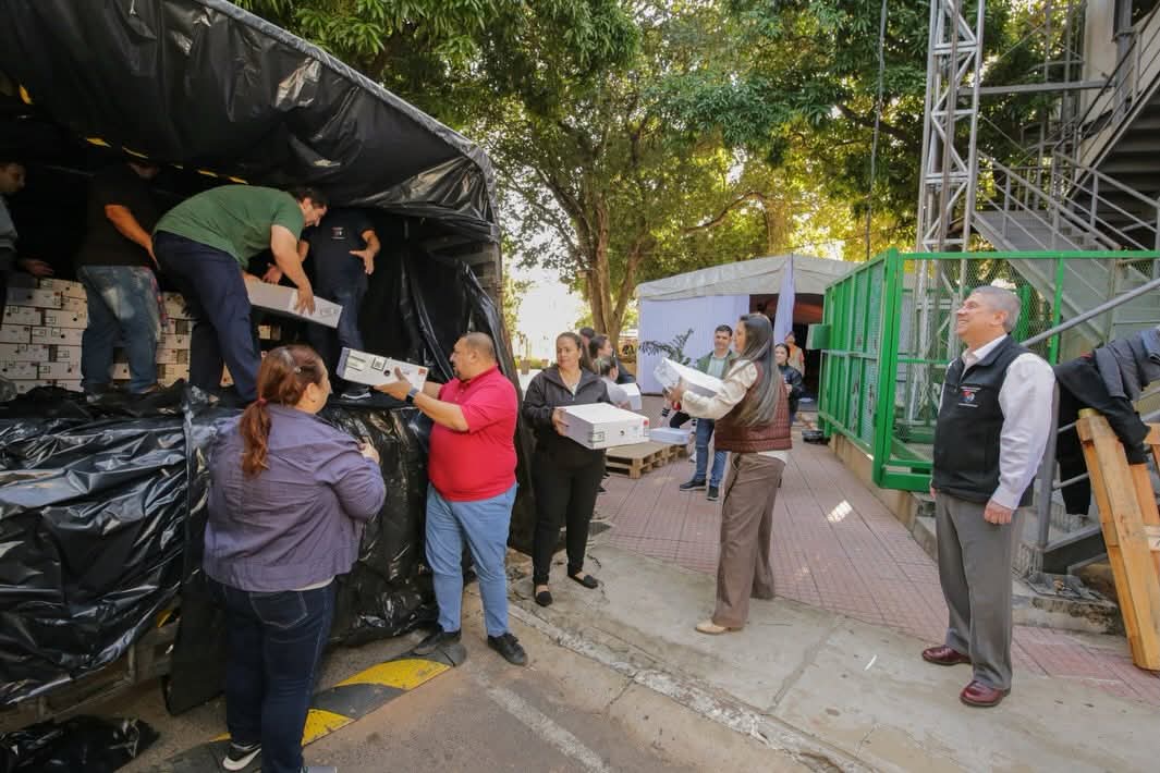 Ministro Bestard elogia desempeñó de funcionarios 
