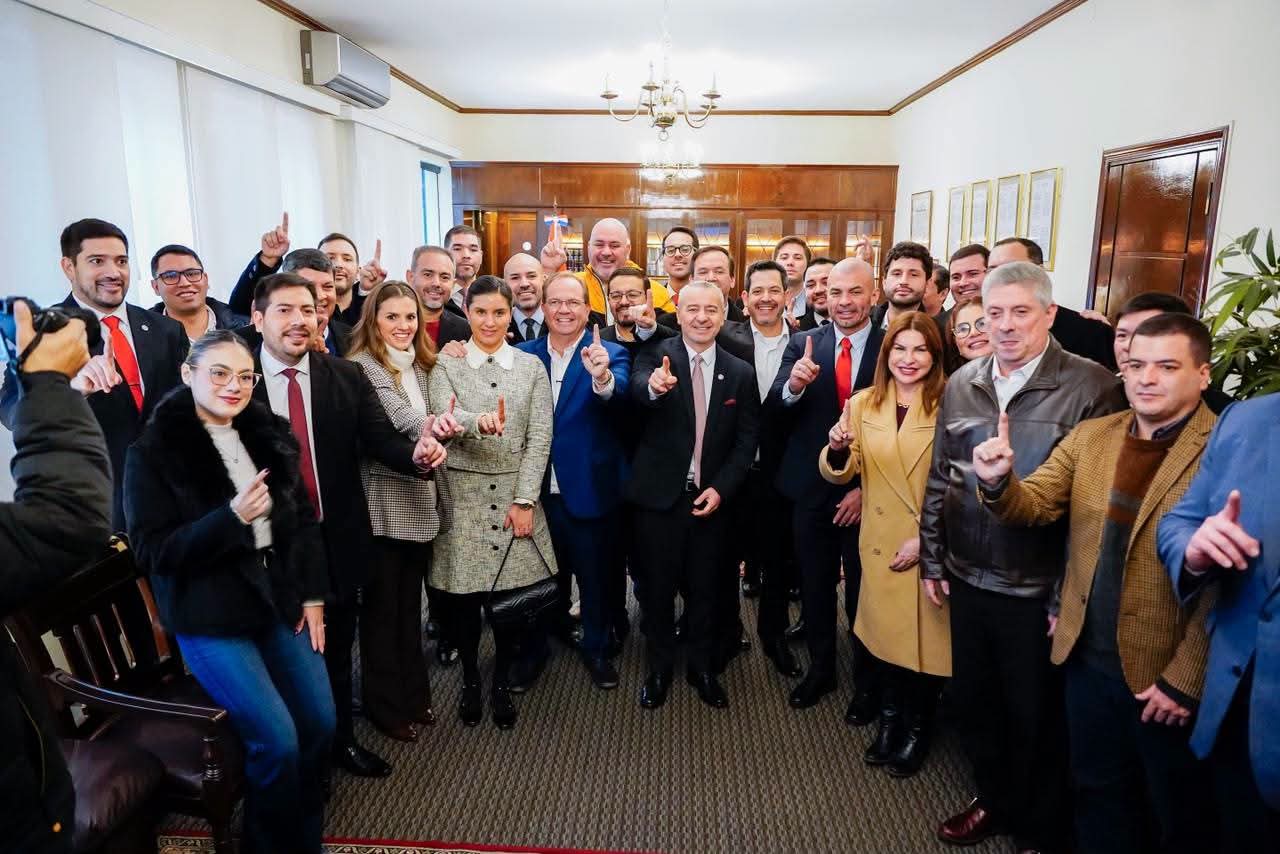 Camilo Pérez oficializa su candidatura
