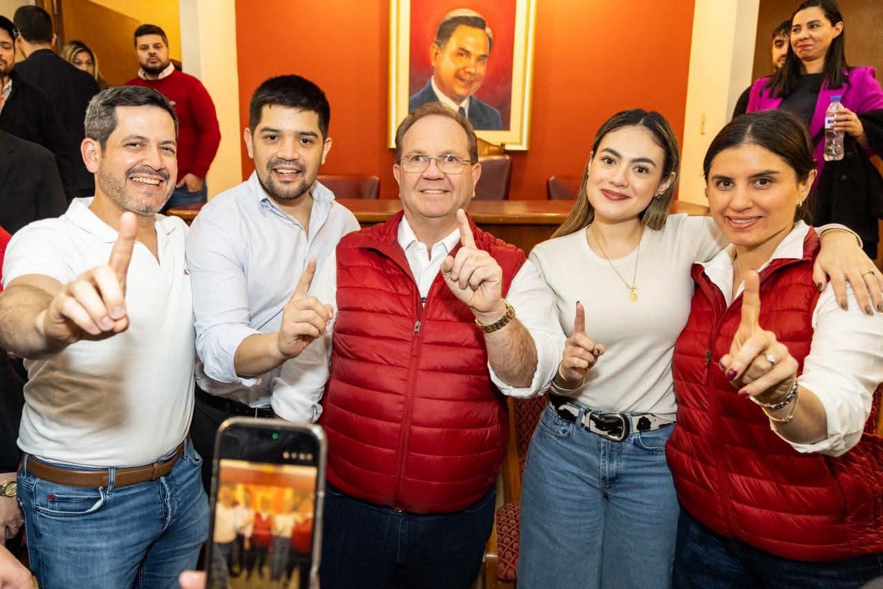 Camilo Pérez recibe el apoyo de los jóvenes