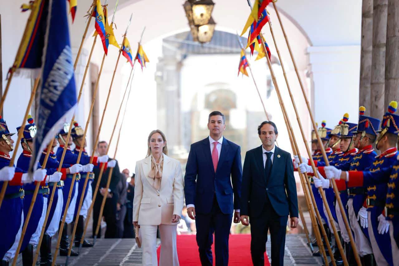 Visita diplomático al Ecuador 