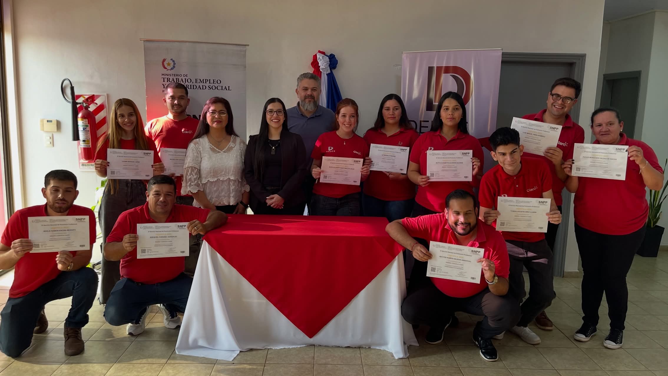 Clausura del Curso de Atención al Cliente en DEUCE 