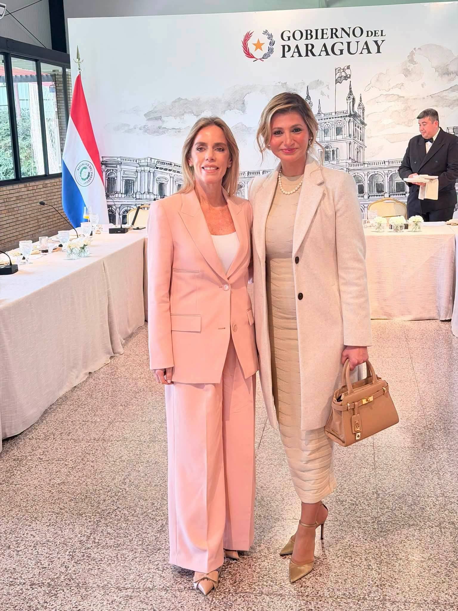 Eliane Lima  Participación en almuerzo de trabajo y confraternidad