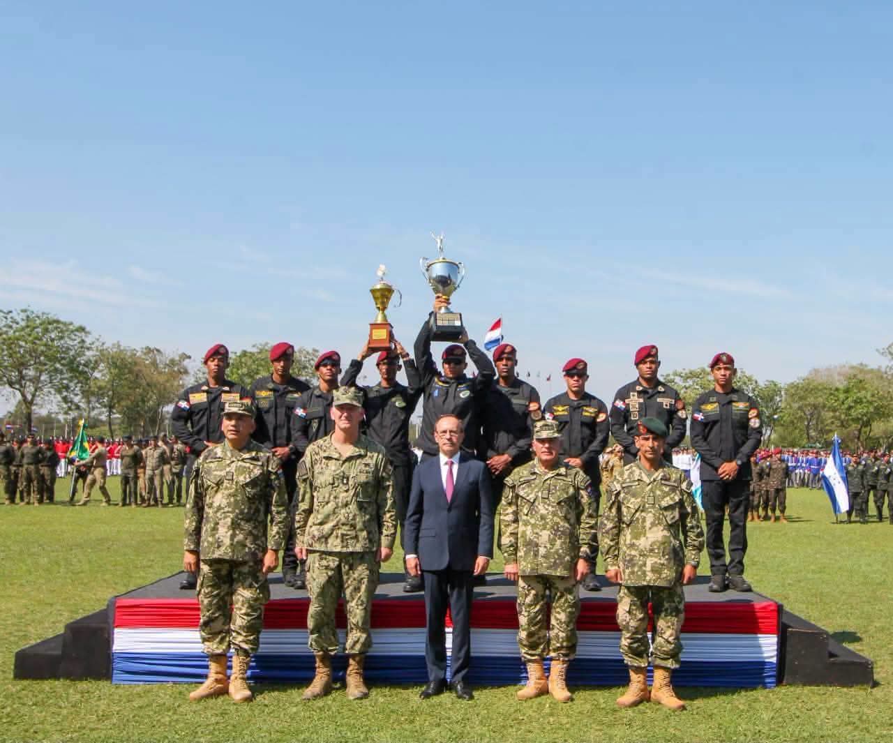 🇵🇾 🇺🇸 𝐂𝐄𝐑𝐄𝐌𝐎𝐍𝐈𝐀 𝐃𝐄 𝐂𝐋𝐀𝐔𝐒𝐔𝐑𝐀 𝐃𝐄 “𝐅𝐔𝐄𝐑𝐙𝐀𝐒 𝐂𝐎𝐌𝐀𝐍𝐃𝐎 𝟐𝟎𝟐𝟔” 𝐏𝐀𝐑𝐀𝐆𝐔𝐀𝐘