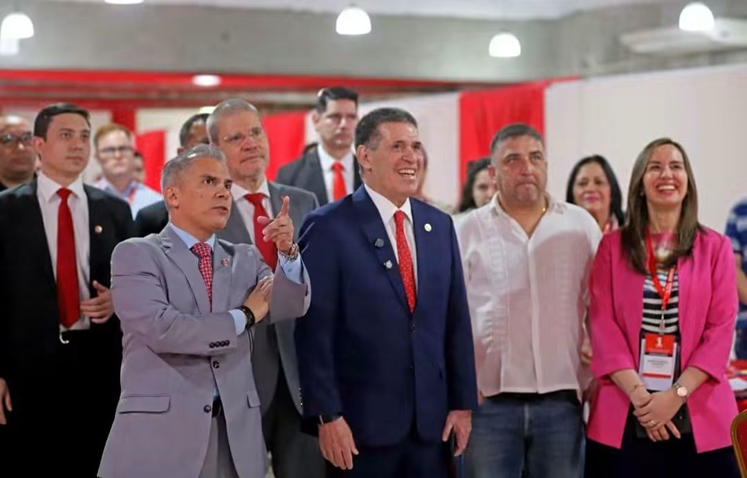 Visita al comando de Vigilancia de la ANR 