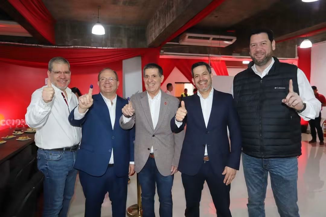 CAMILO PÉREZ Y HORACIO CARTES VISITARON EL COMANDO DE CONTROL