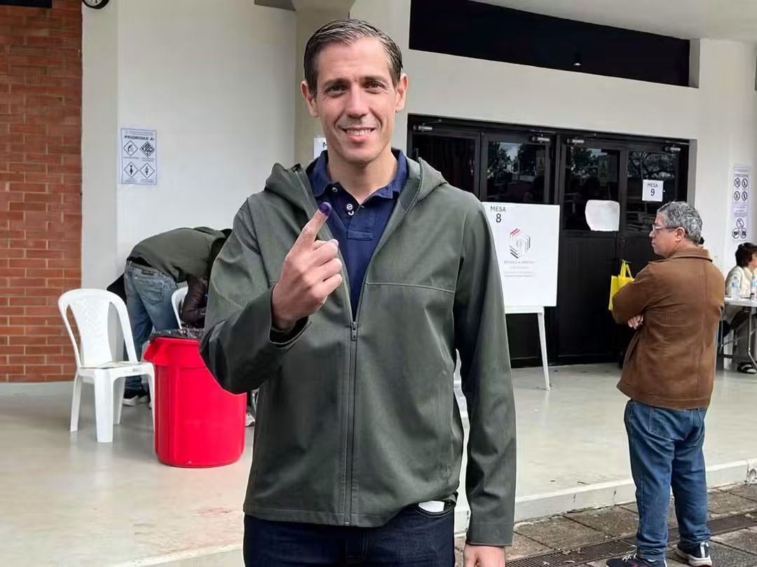 Participación democrática Ministro de Industrias