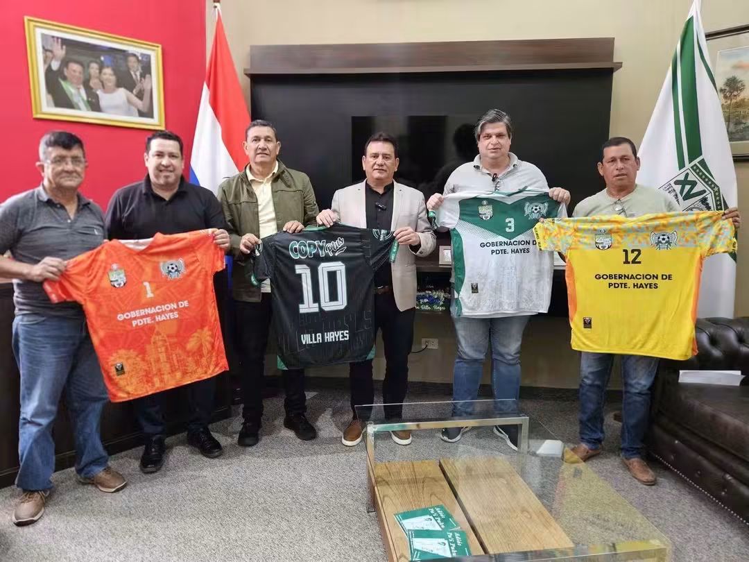 Entrega de indumentaria deportiva