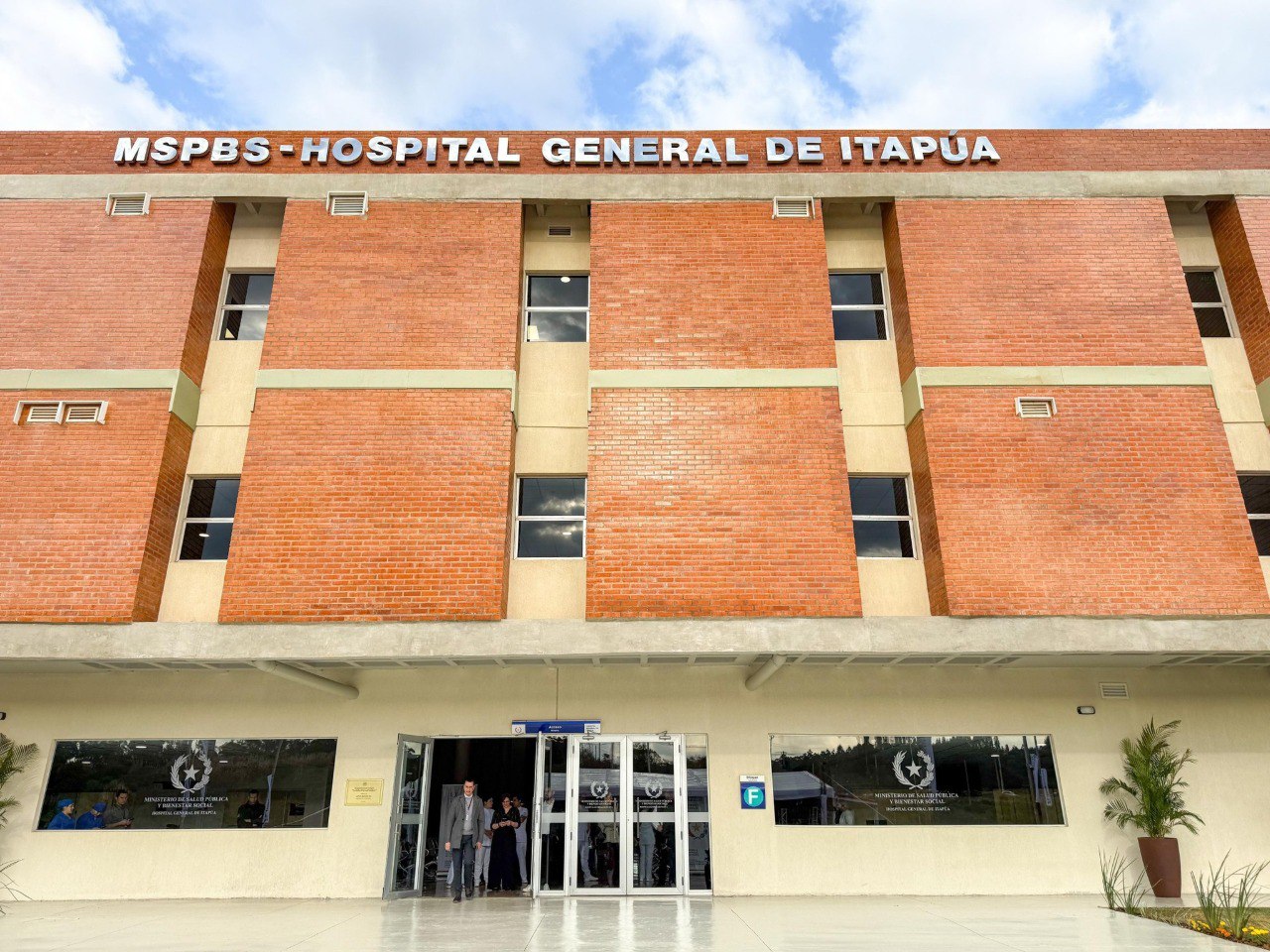 #Itapua El gobierno habilita el Gran Hospital del Sur, una de las mayores apuestas a la salud pública del país.